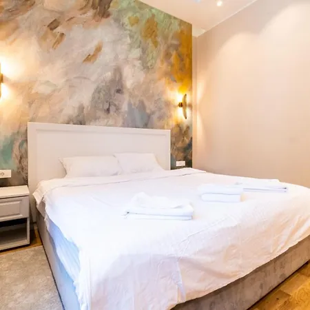 בראשוב Black Gate - Quiet Studio In The Heart Of Old Town With Free Private Secured Parking מראה חיצוני תמונה