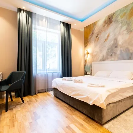 בראשוב Black Gate - Quiet Studio In The Heart Of Old Town With Free Private Secured Parking מראה חיצוני תמונה
