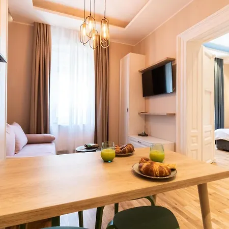 בראשוב Black Gate - Quiet Studio In The Heart Of Old Town With Free Private Secured Parking מראה חיצוני תמונה