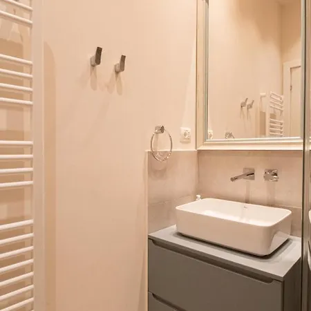 בראשוב Black Gate - Quiet Studio In The Heart Of Old Town With Free Private Secured Parking מראה חיצוני תמונה