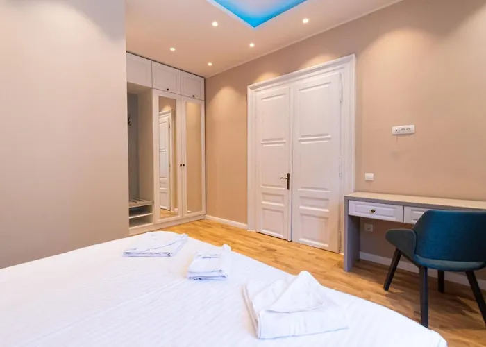 Black Gate - Quiet Studio In The Heart Of Old Town With Free Private Secured Parking