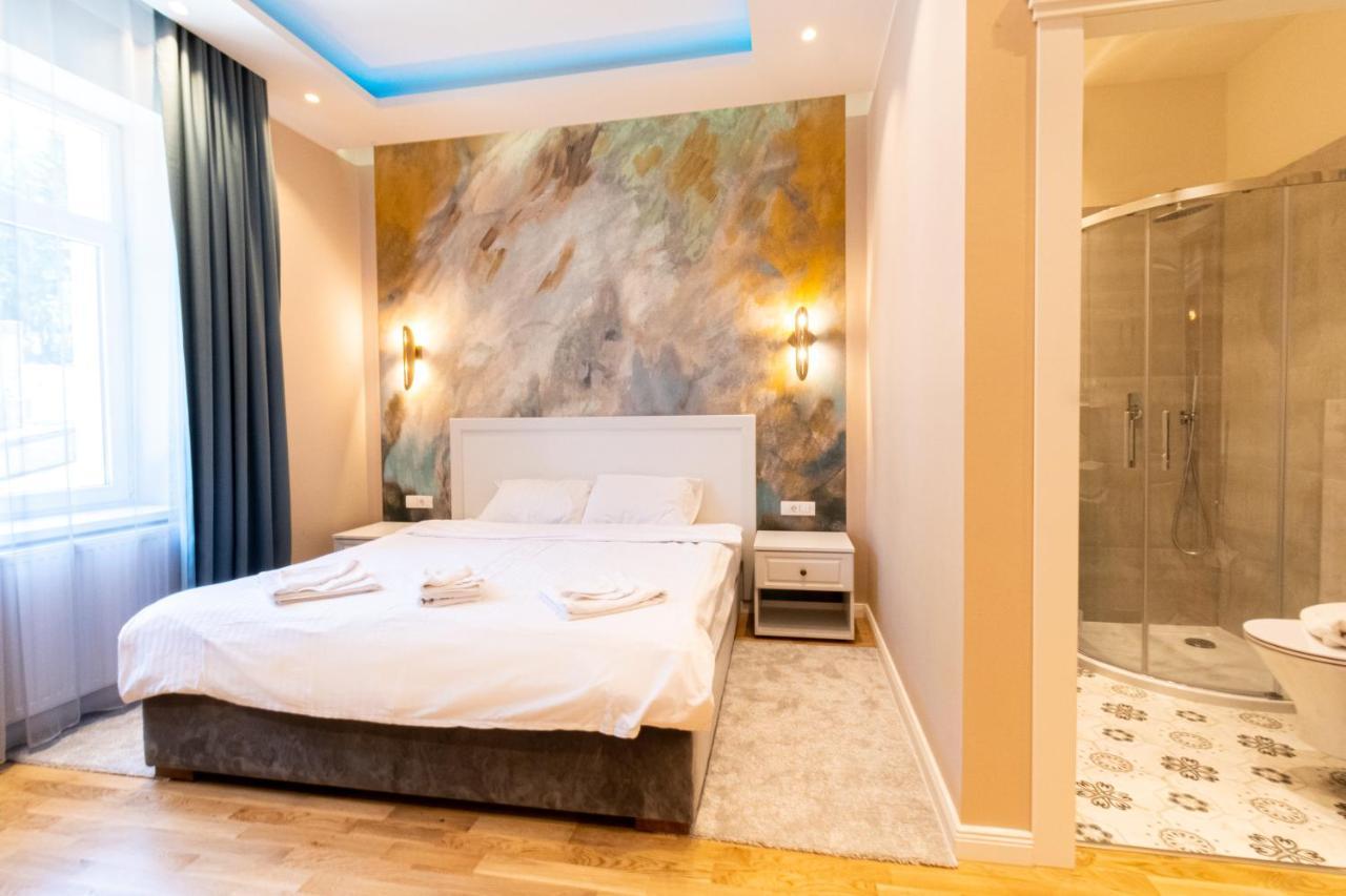 דירה Black Gate - Quiet In The Heart Of Old Town With Free Private Secured Parking בראשוב