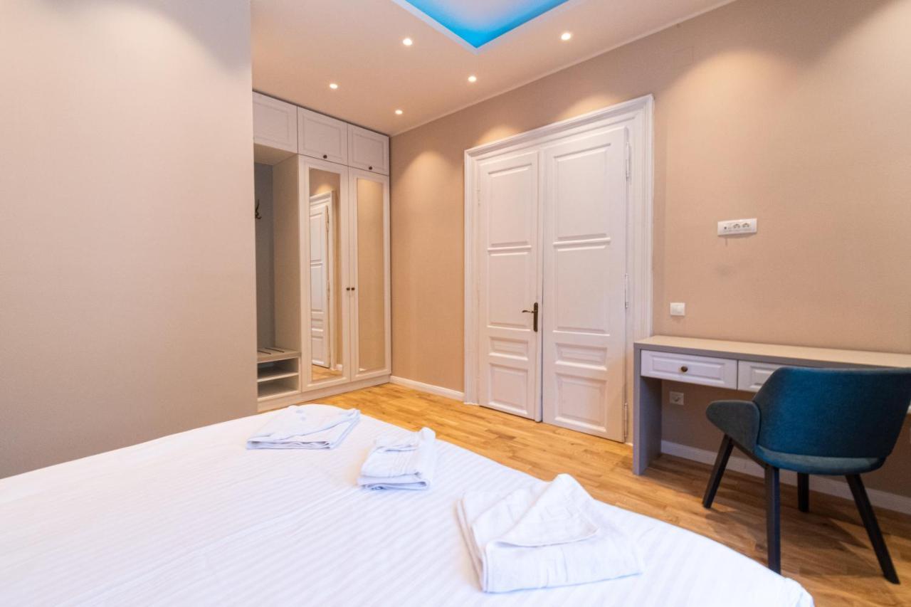 Black Gate - Quiet In The Heart Of Old Town With Free Private Secured Parking בראשוב
