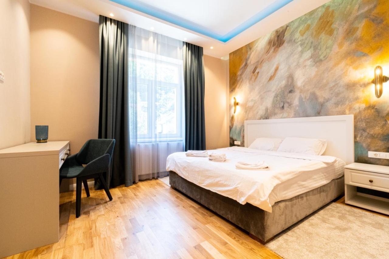 דירה Black Gate - Quiet In The Heart Of Old Town With Free Private Secured Parking בראשוב