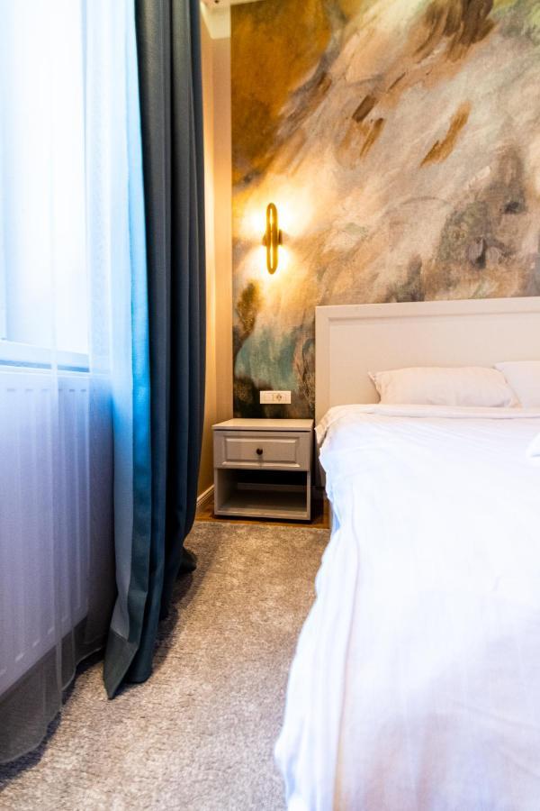 Black Gate - Quiet In The Heart Of Old Town With Free Private Secured Parking בראשוב