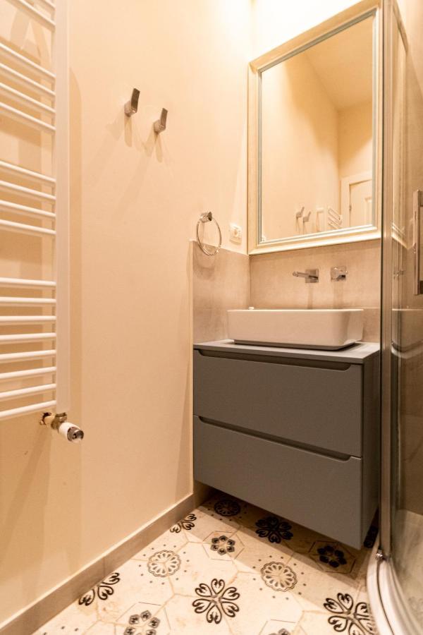 דירה Black Gate - Quiet In The Heart Of Old Town With Free Private Secured Parking *