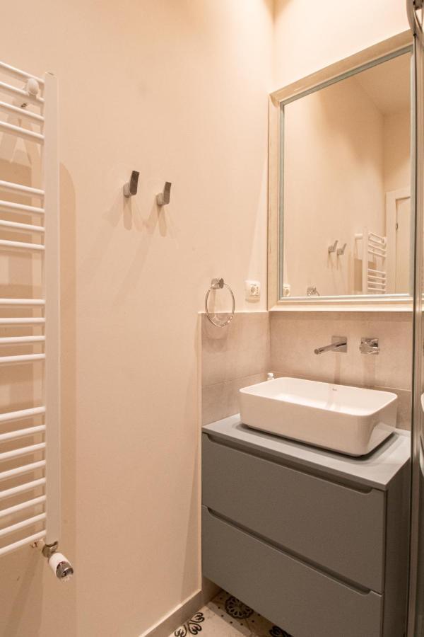 Black Gate - Quiet In The Heart Of Old Town With Free Private Secured Parking דירה