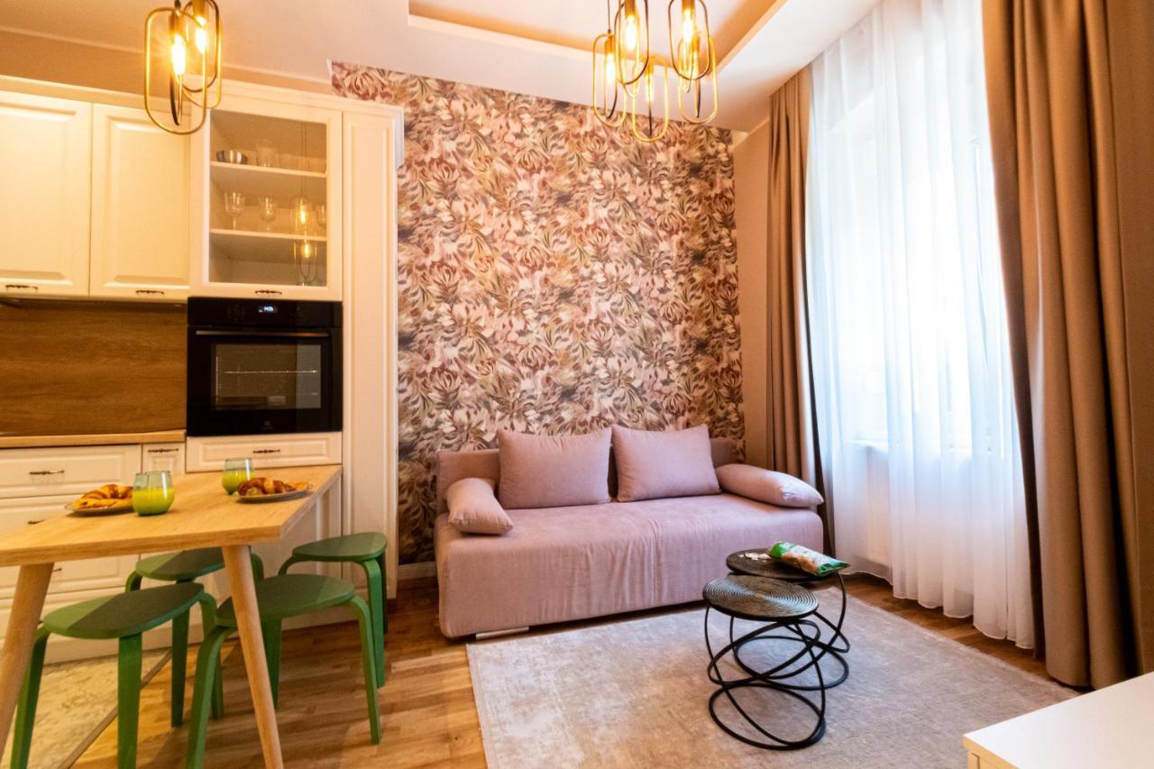 Black Gate - Quiet In The Heart Of Old Town With Free Private Secured Parking דירה